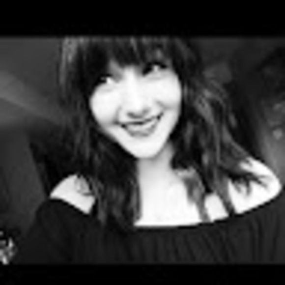 Meet your Posher, Nina - Picture 1 of 1